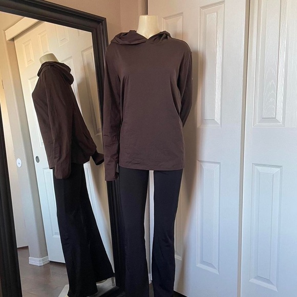 Alo Conquer Reform Long Sleeve With Hood - Picture 2 of 5